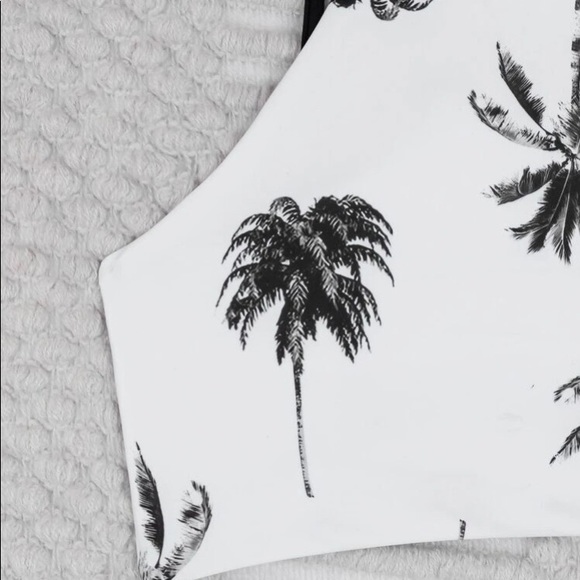 New Palm Tree crisscross bikini top - Picture 2 of 6